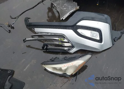 2013 Hyundai Santa Fe Sport z USA, uszkodzony, nr VIN 5XYZU3LB3DG104184